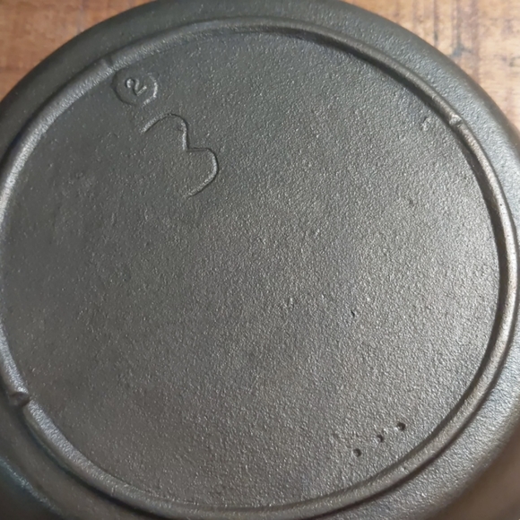 Vintage Unmarked Lodge Cast Iron Skillet, #3 - Picture 11 of 11